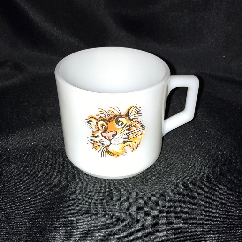 Vintage Esso Exxon TIGER Milk Glass Coffee Cup/Mug~Fire King